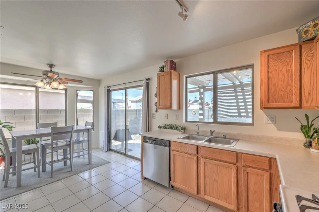 2595 Amber Crest, Las Vegas, NV 89142