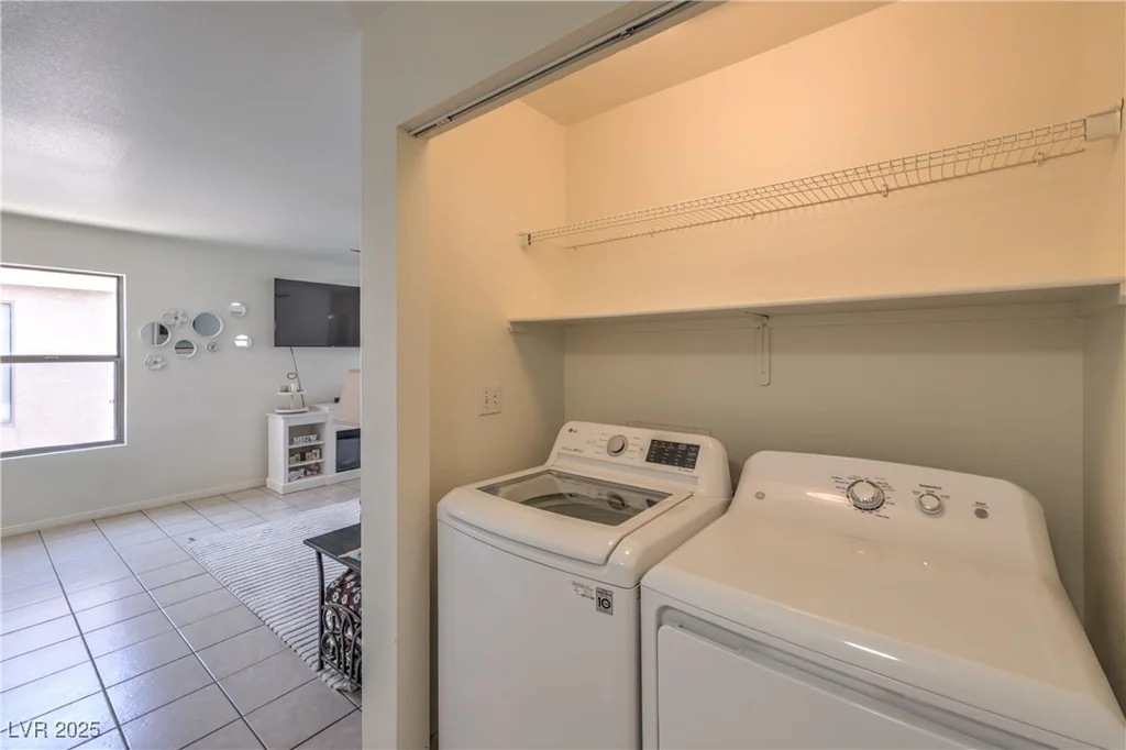 2595 Amber Crest, Las Vegas, NV 89142