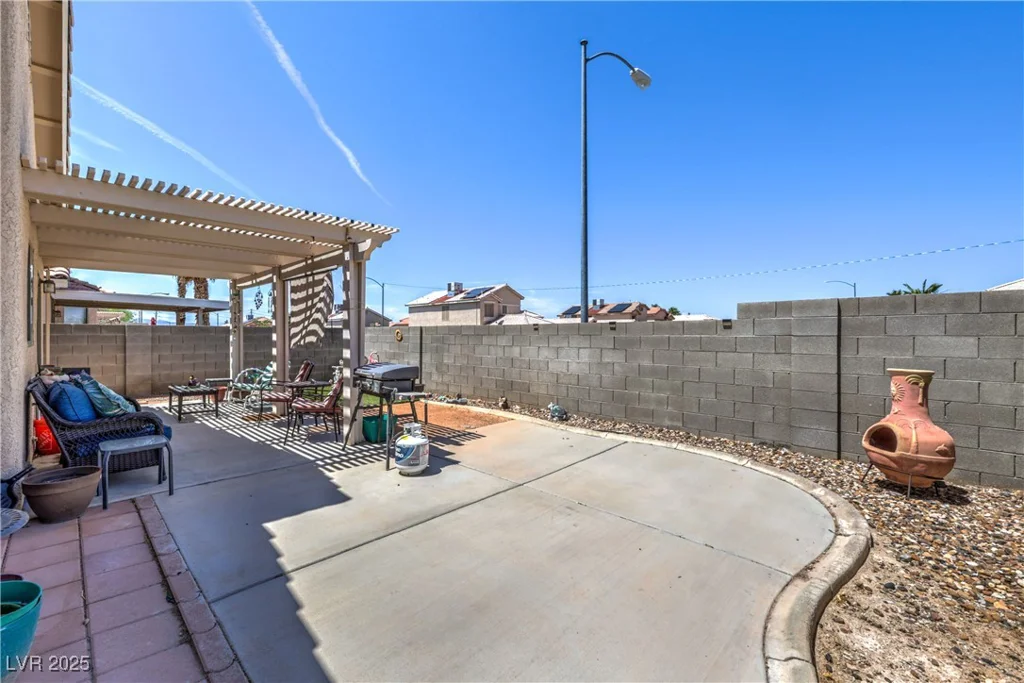 2595 Amber Crest, Las Vegas, NV 89142
