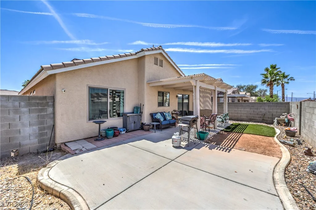 2595 Amber Crest, Las Vegas, NV 89142