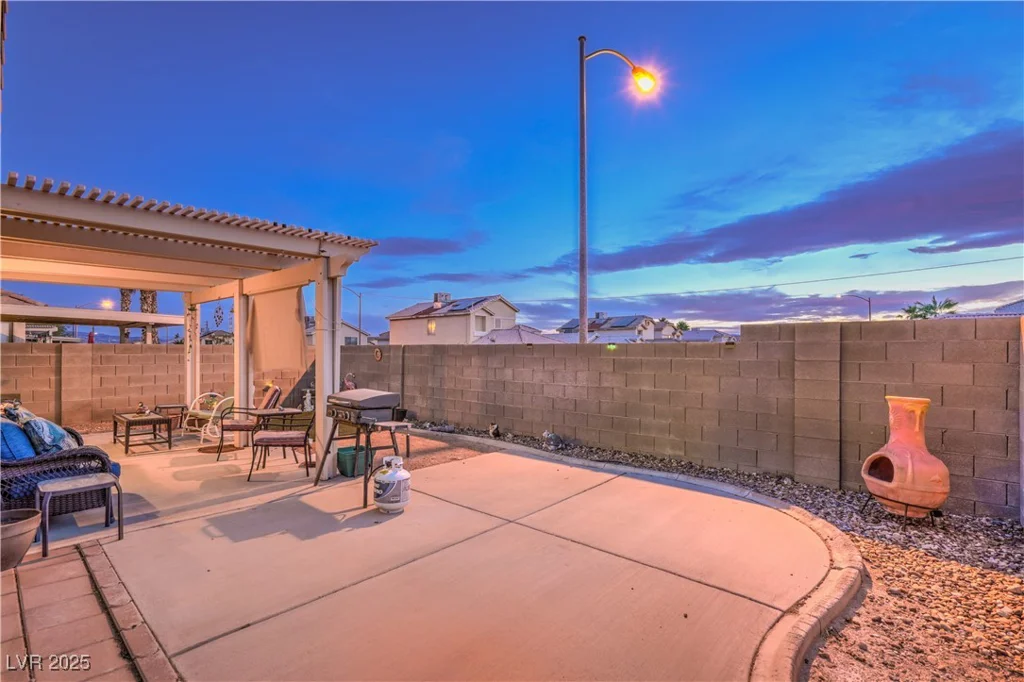 2595 Amber Crest, Las Vegas, NV 89142
