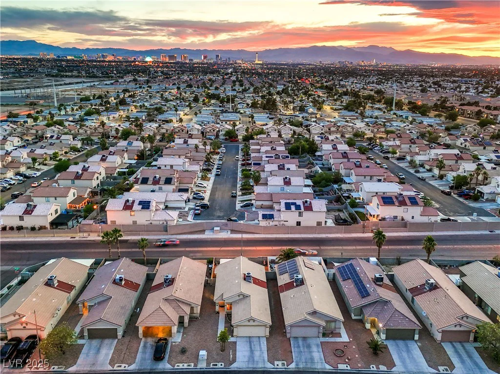 2595 Amber Crest, Las Vegas, NV 89142