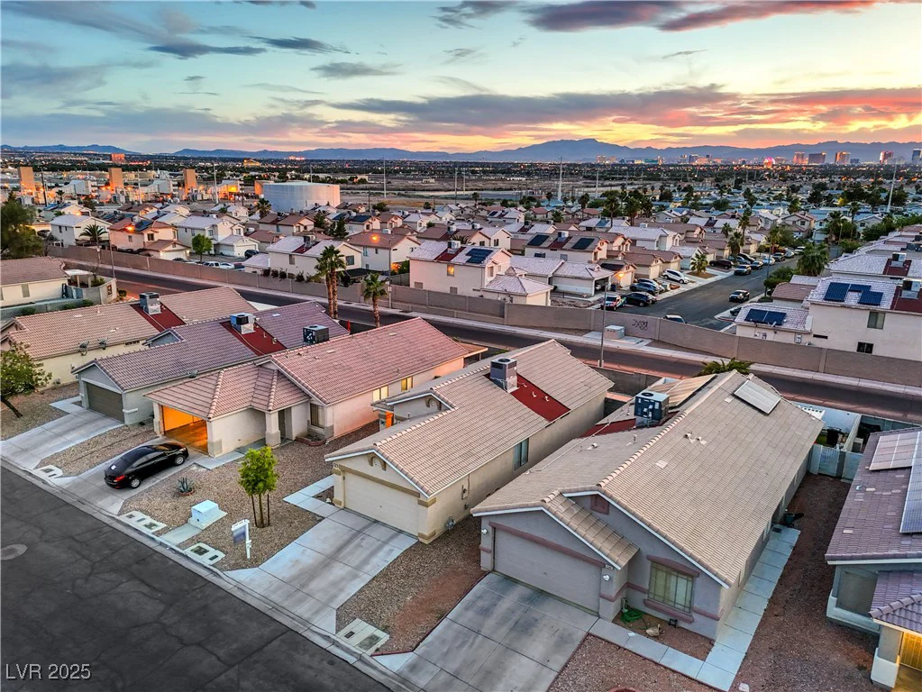 2595 Amber Crest, Las Vegas, NV 89142