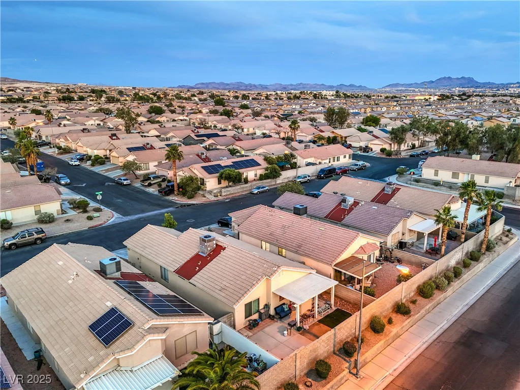 2595 Amber Crest, Las Vegas, NV 89142
