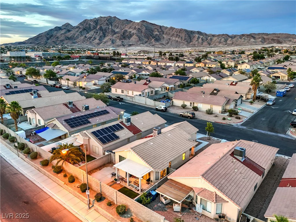2595 Amber Crest, Las Vegas, NV 89142