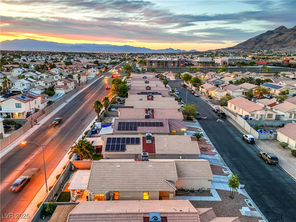 2595 Amber Crest, Las Vegas, NV 89142