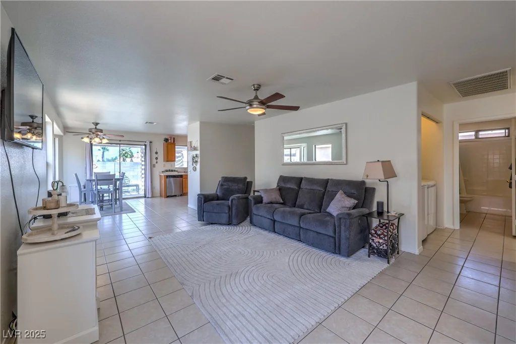 2595 Amber Crest, Las Vegas, NV 89142