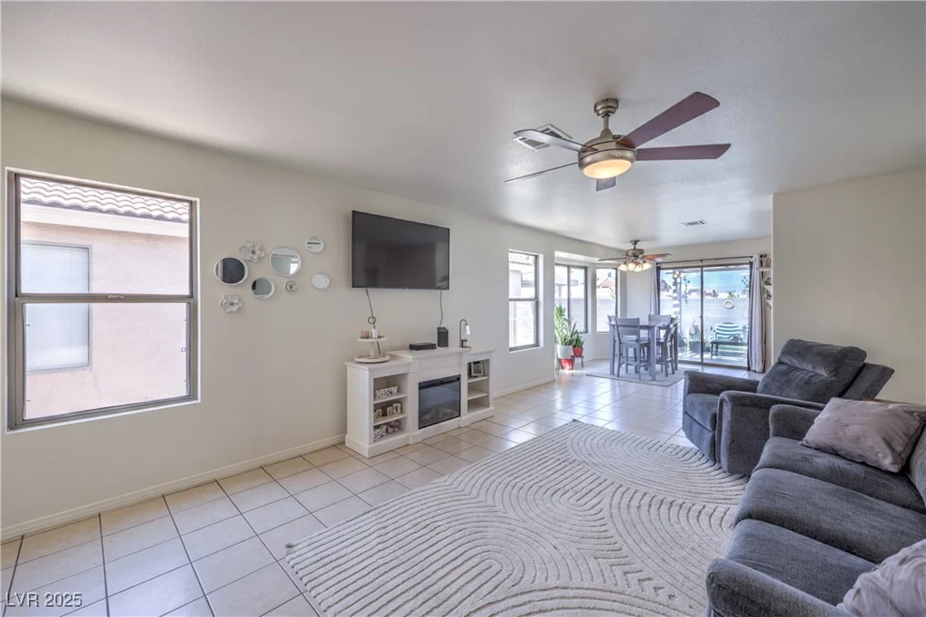 2595 Amber Crest, Las Vegas, NV 89142