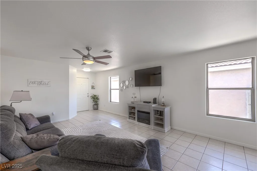 2595 Amber Crest, Las Vegas, NV 89142
