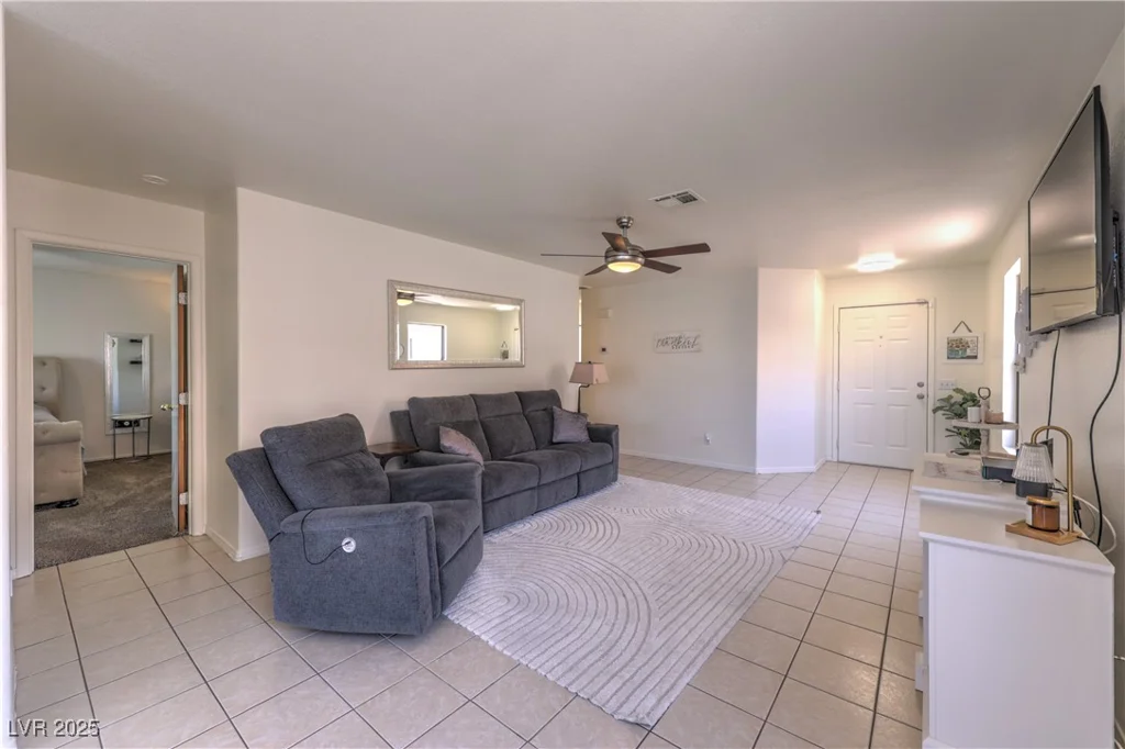 2595 Amber Crest, Las Vegas, NV 89142