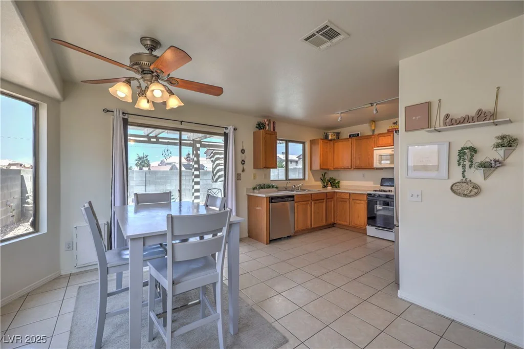 2595 Amber Crest, Las Vegas, NV 89142