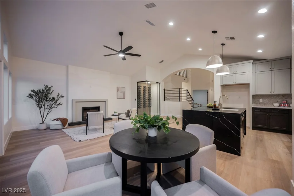 8140 Bay Harbor, Las Vegas, NV 89128