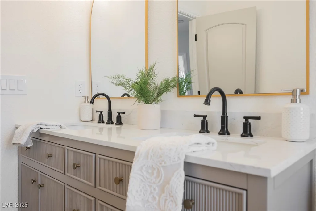 8140 Bay Harbor, Las Vegas, NV 89128