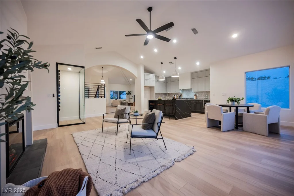 8140 Bay Harbor, Las Vegas, NV 89128