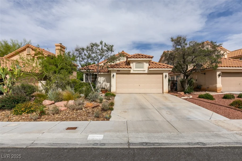 1632 Royal Canyon, Las Vegas, NV 89128