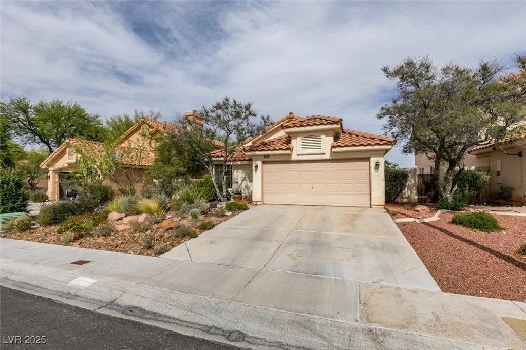 1632 Royal Canyon, Las Vegas, NV 89128