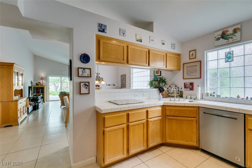 1632 Royal Canyon, Las Vegas, NV 89128