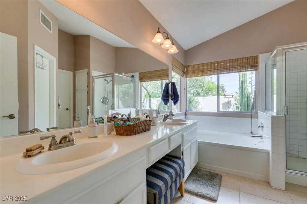 1632 Royal Canyon, Las Vegas, NV 89128