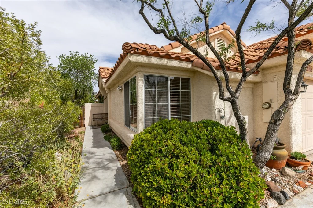 1632 Royal Canyon, Las Vegas, NV 89128