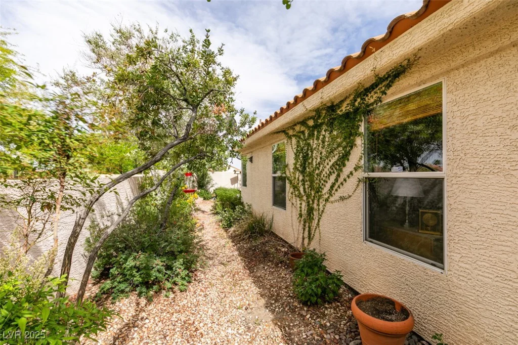 1632 Royal Canyon, Las Vegas, NV 89128