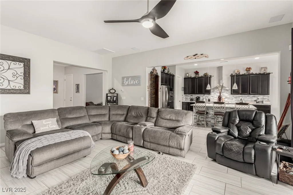 5616 Silver Cascade, Las Vegas, NV 89131