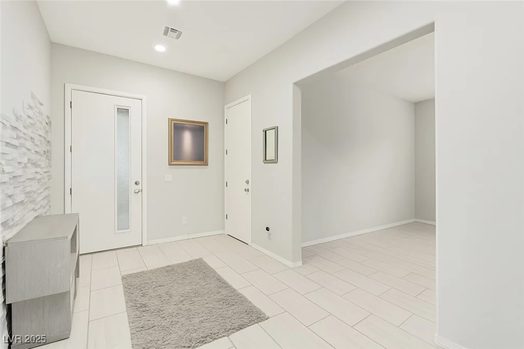 5616 Silver Cascade, Las Vegas, NV 89131