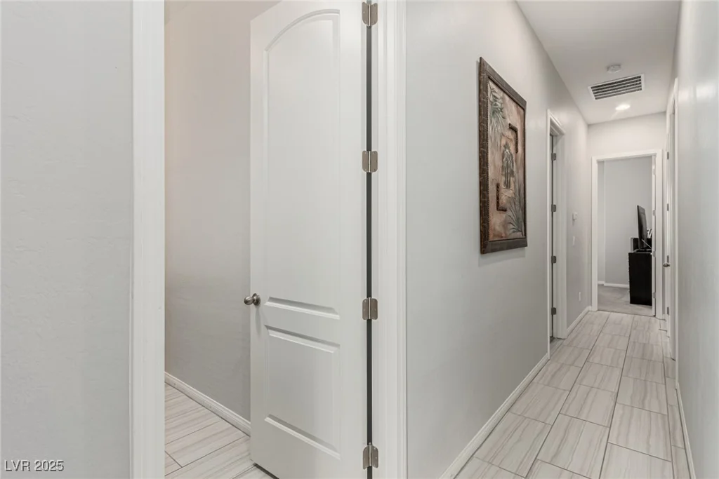 5616 Silver Cascade, Las Vegas, NV 89131