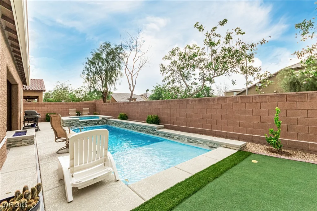 5616 Silver Cascade, Las Vegas, NV 89131