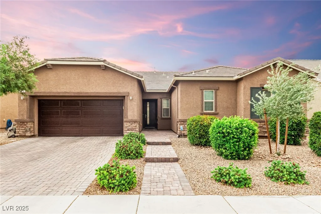 5616 Silver Cascade, Las Vegas, NV 89131
