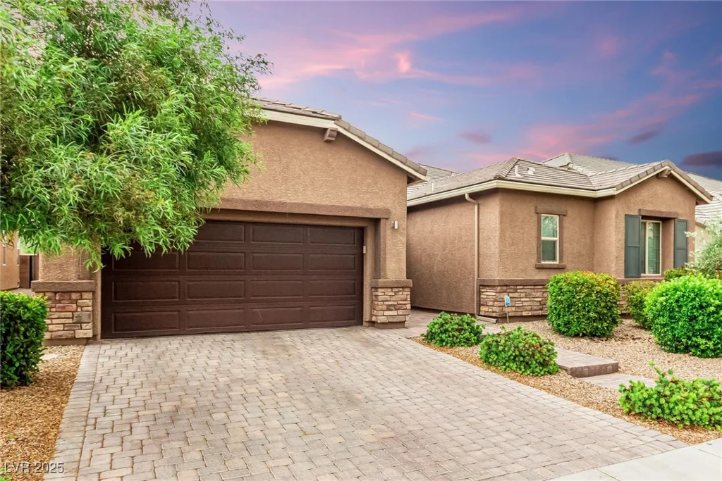 5616 Silver Cascade, Las Vegas, NV 89131