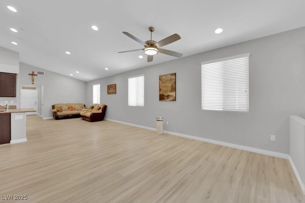 9467 Samuel Clemens, Las Vegas, NV 89147