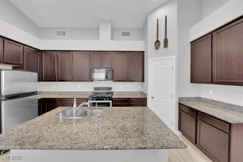 9467 Samuel Clemens, Las Vegas, NV 89147