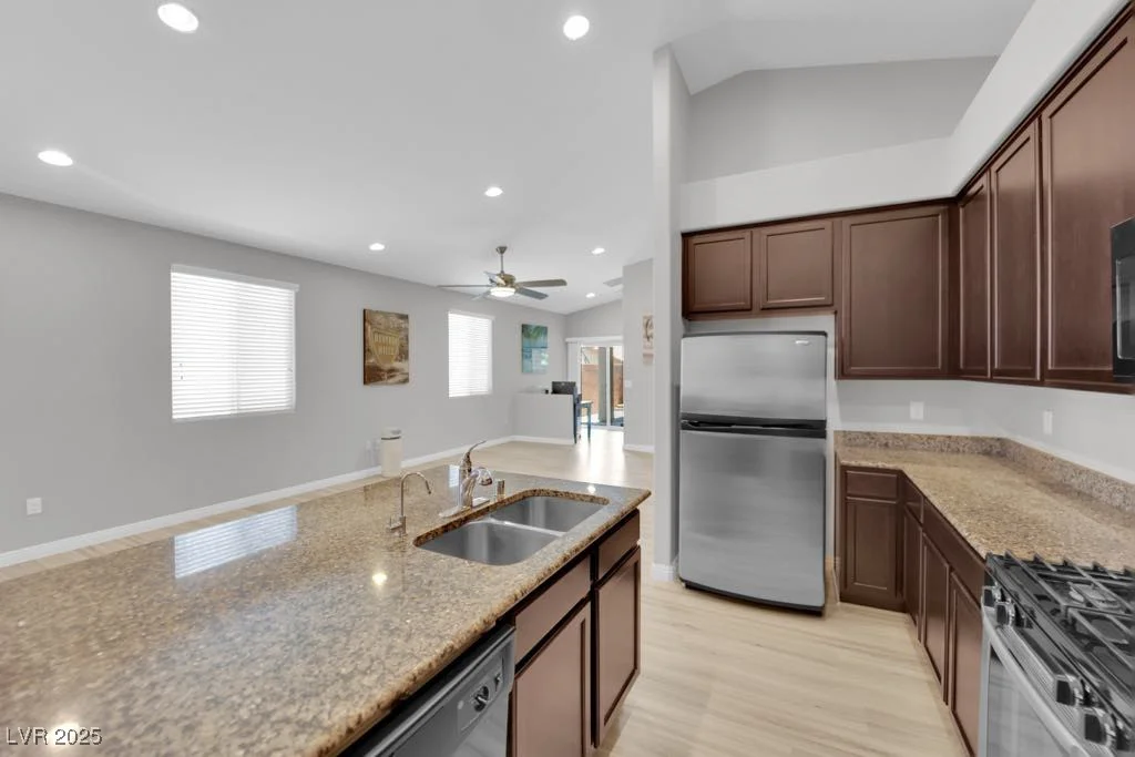 9467 Samuel Clemens, Las Vegas, NV 89147