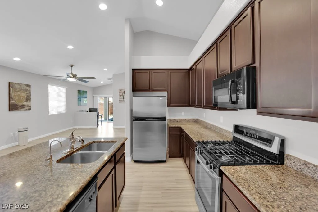 9467 Samuel Clemens, Las Vegas, NV 89147