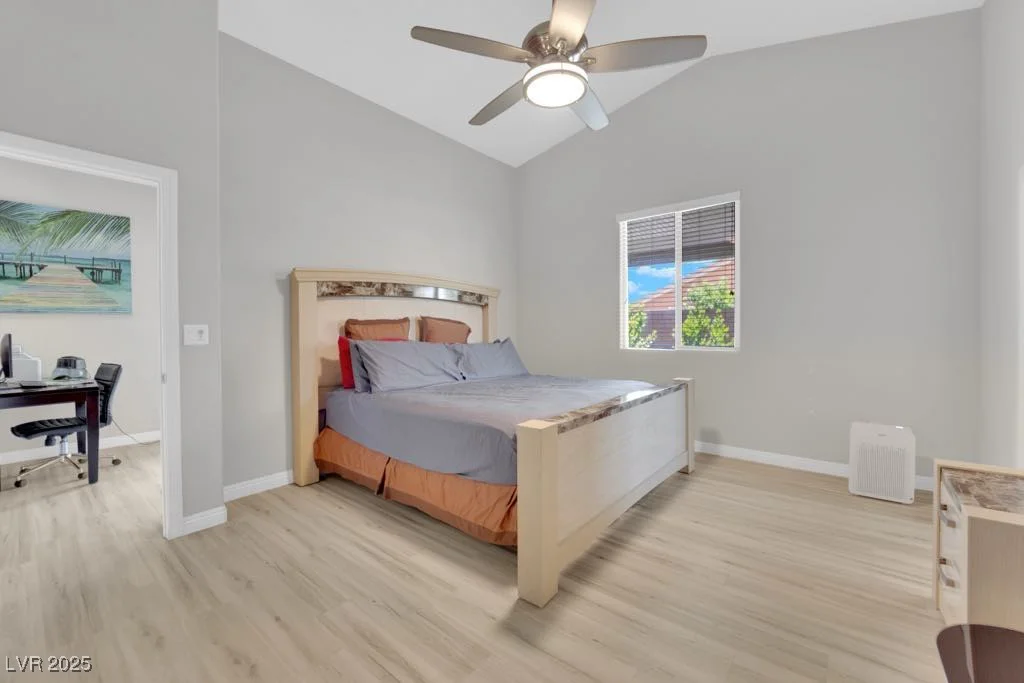 9467 Samuel Clemens, Las Vegas, NV 89147