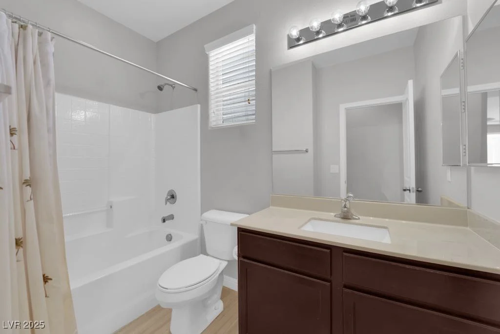 9467 Samuel Clemens, Las Vegas, NV 89147