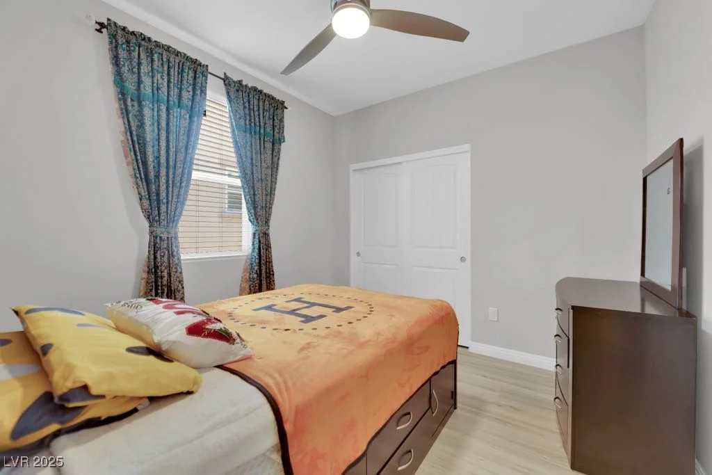 9467 Samuel Clemens, Las Vegas, NV 89147