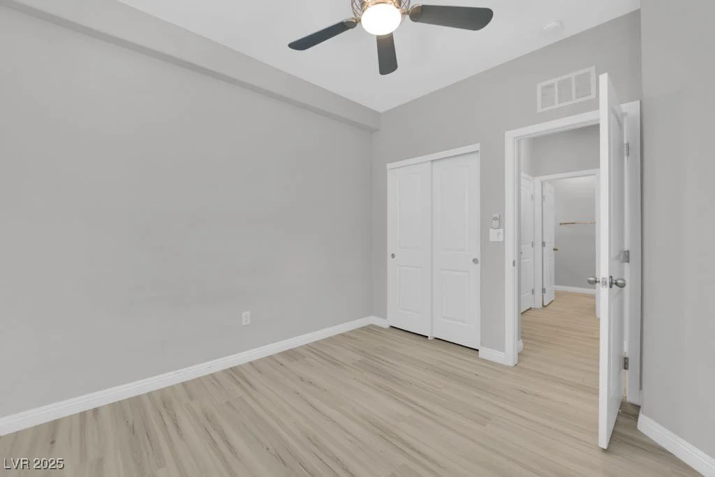 9467 Samuel Clemens, Las Vegas, NV 89147