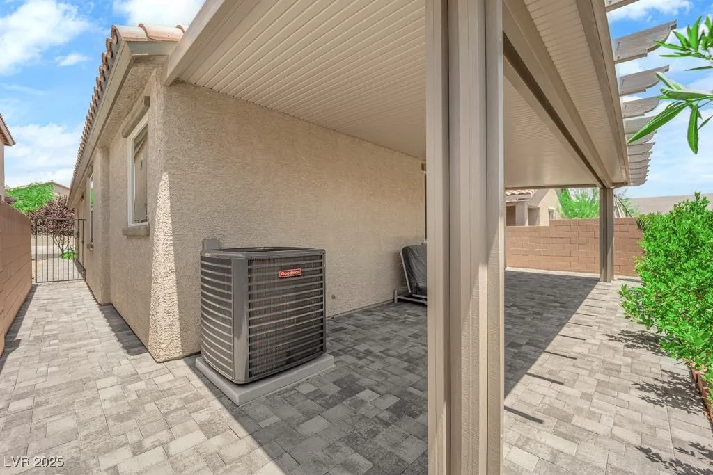 9467 Samuel Clemens, Las Vegas, NV 89147