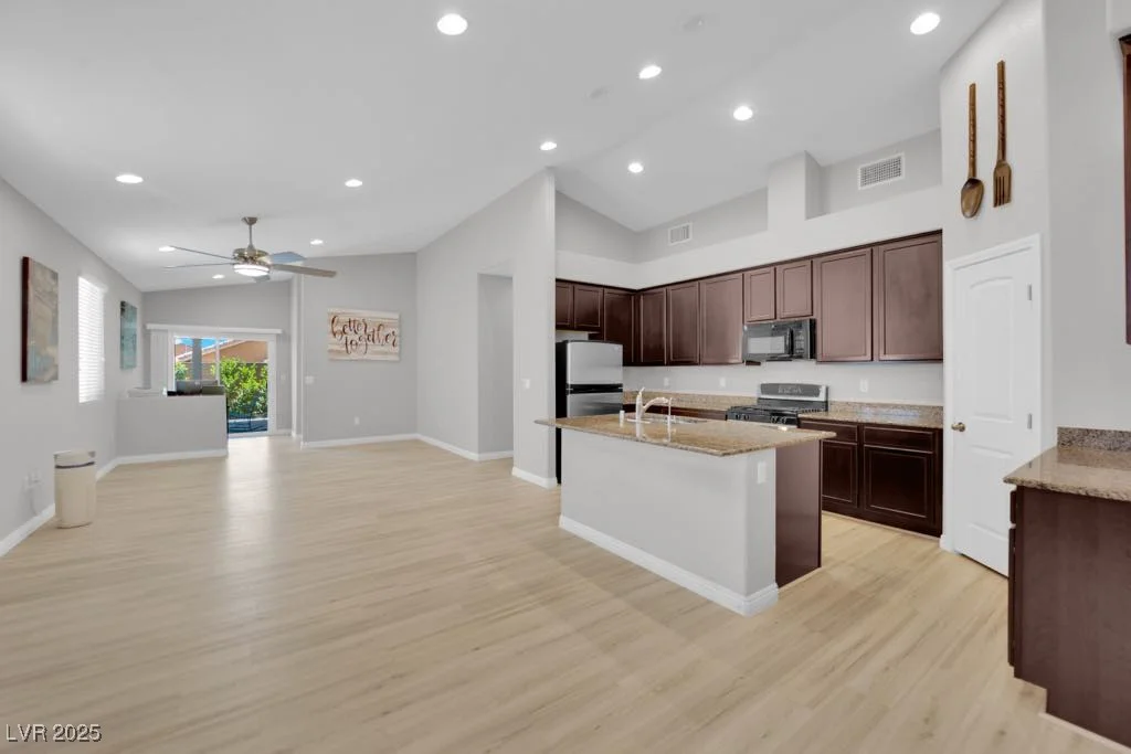 9467 Samuel Clemens, Las Vegas, NV 89147