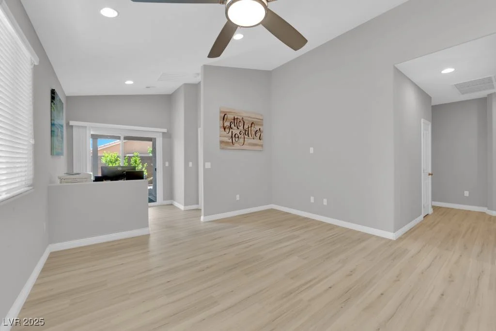 9467 Samuel Clemens, Las Vegas, NV 89147
