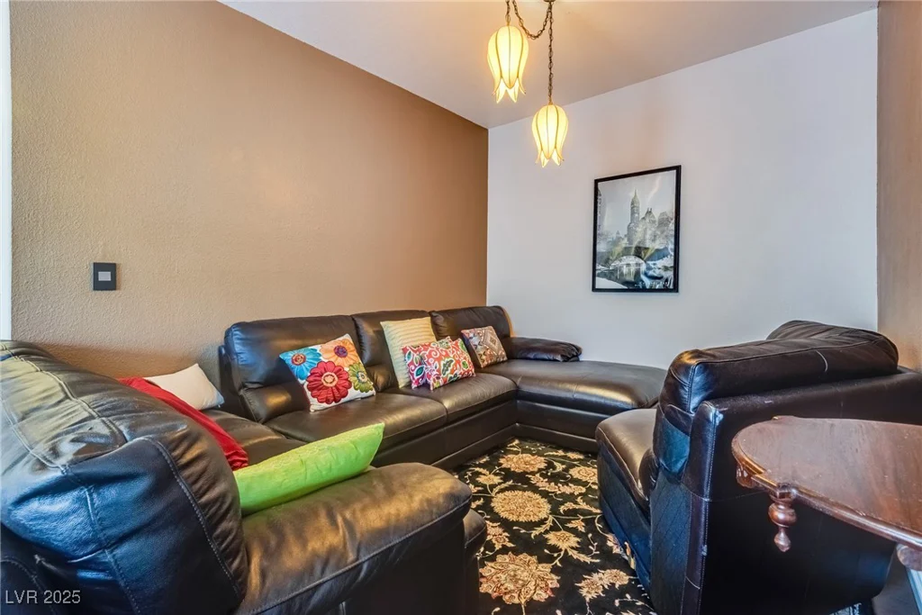 4487 Tomer, Las Vegas, NV 89121