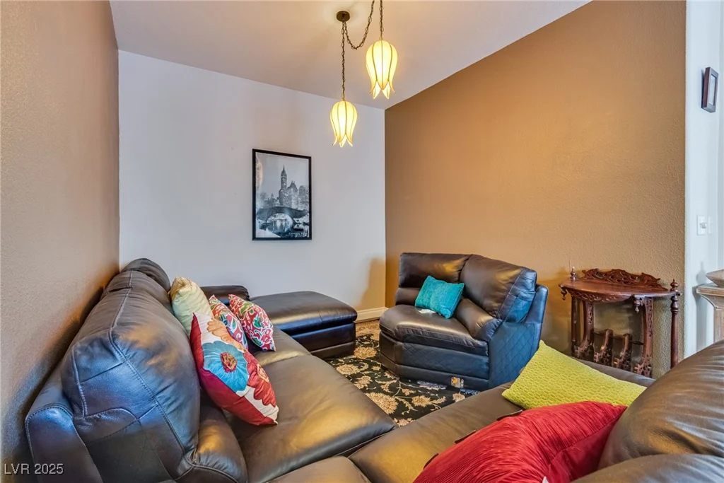 4487 Tomer, Las Vegas, NV 89121