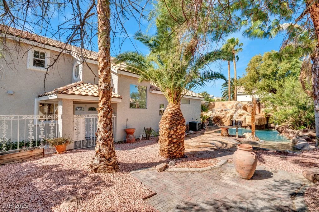 125 Firecreek, Las Vegas, NV 89107