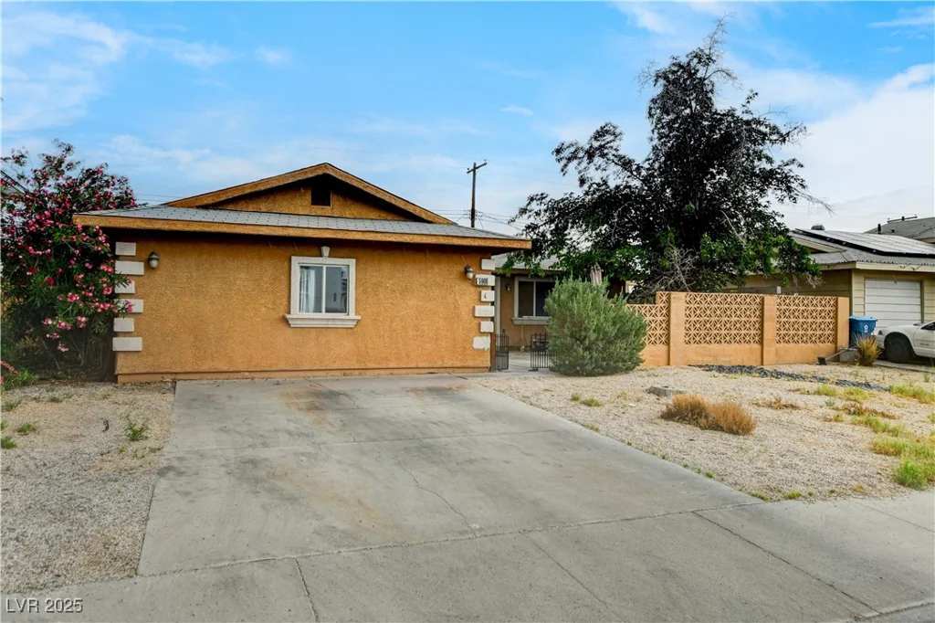 5900 Fawn, Las Vegas, NV 89107