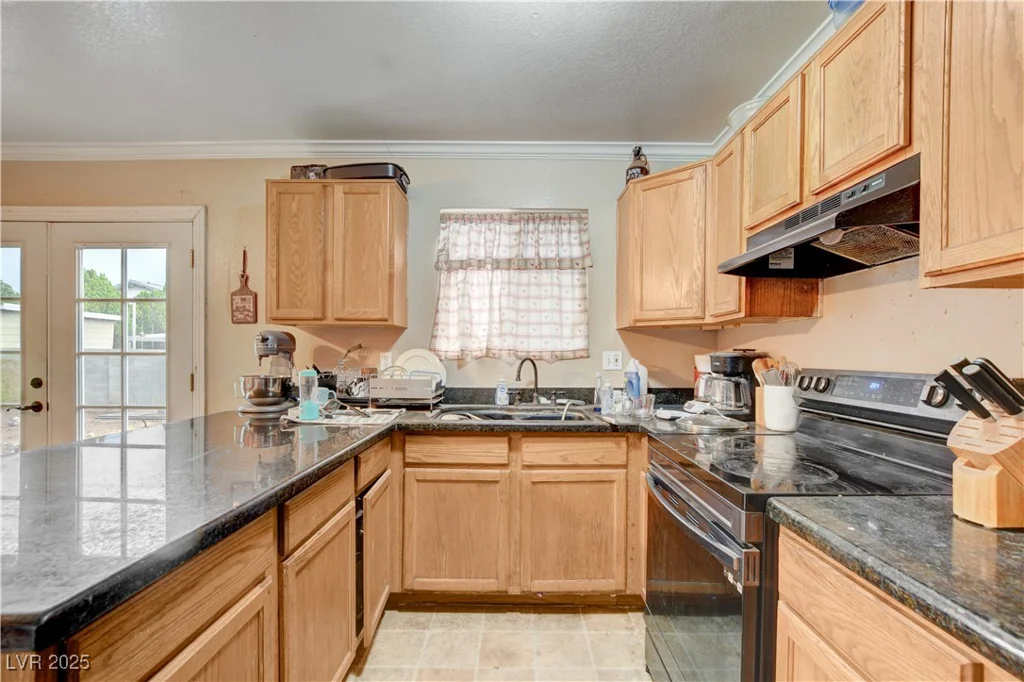 5900 Fawn, Las Vegas, NV 89107
