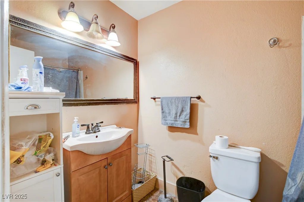 5900 Fawn, Las Vegas, NV 89107