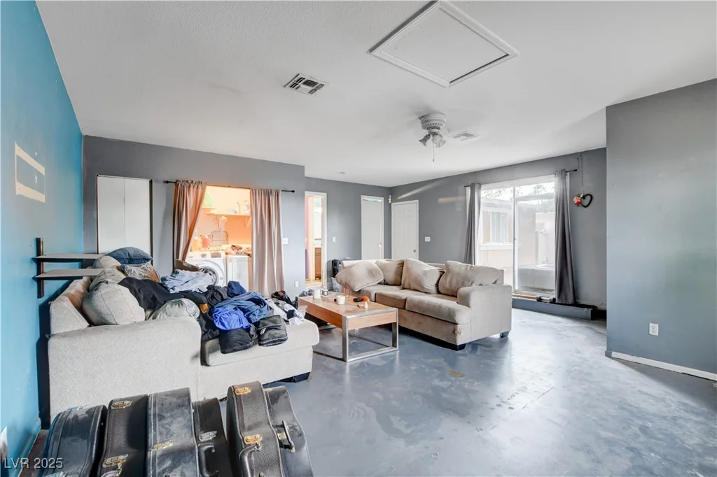 5900 Fawn, Las Vegas, NV 89107