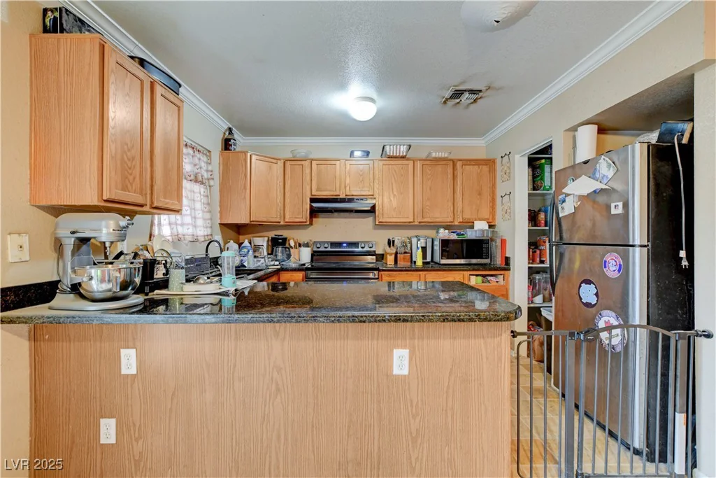 5900 Fawn, Las Vegas, NV 89107