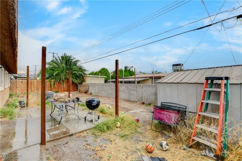 5900 Fawn, Las Vegas, NV 89107